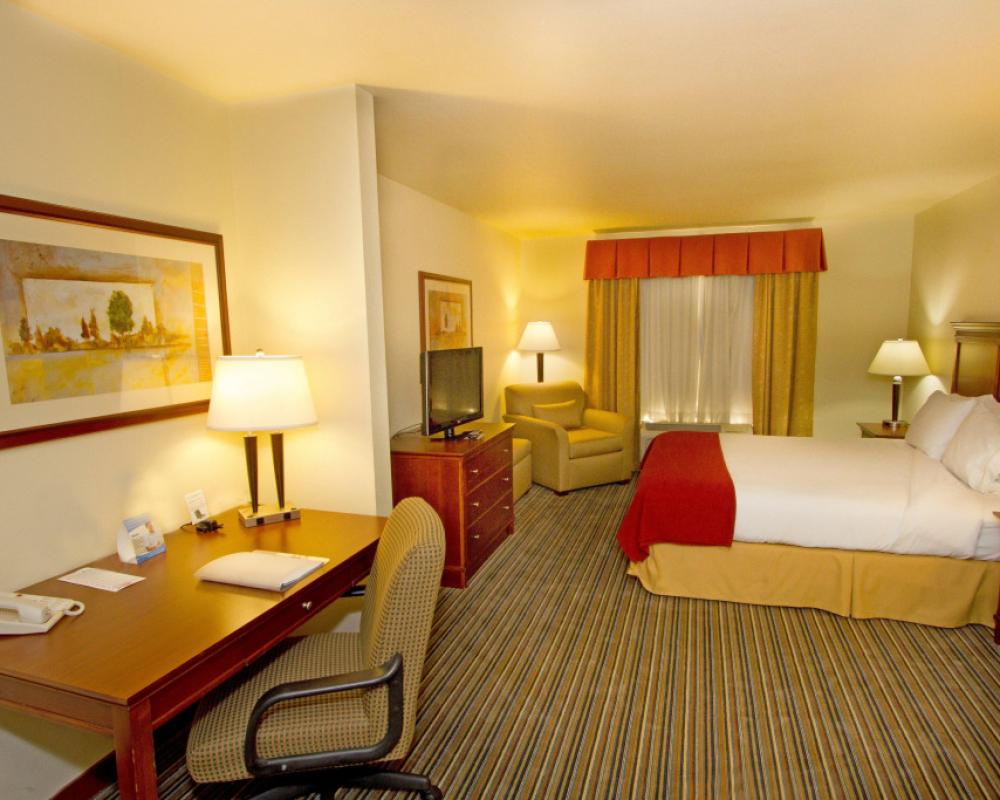 фото Holiday Inn Express and Suites Turlock by IHG