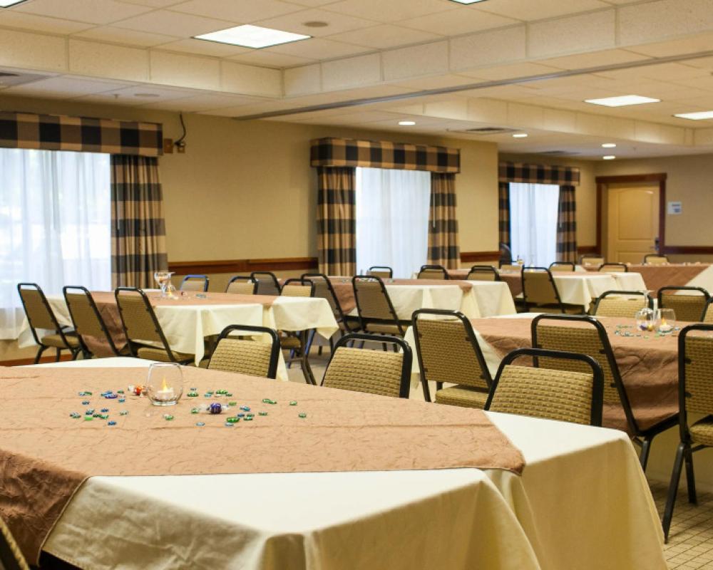 фото Holiday Inn Express and Suites Turlock by IHG