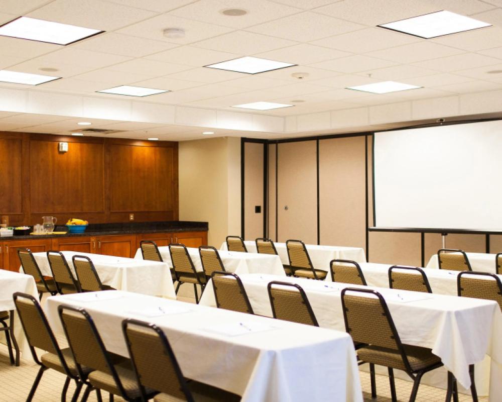 фото Holiday Inn Express and Suites Turlock by IHG