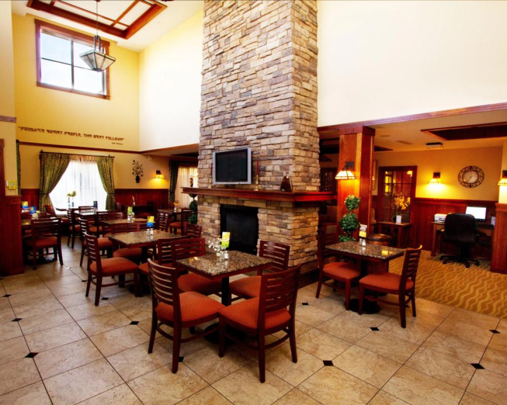 фото Holiday Inn Express and Suites Turlock by IHG