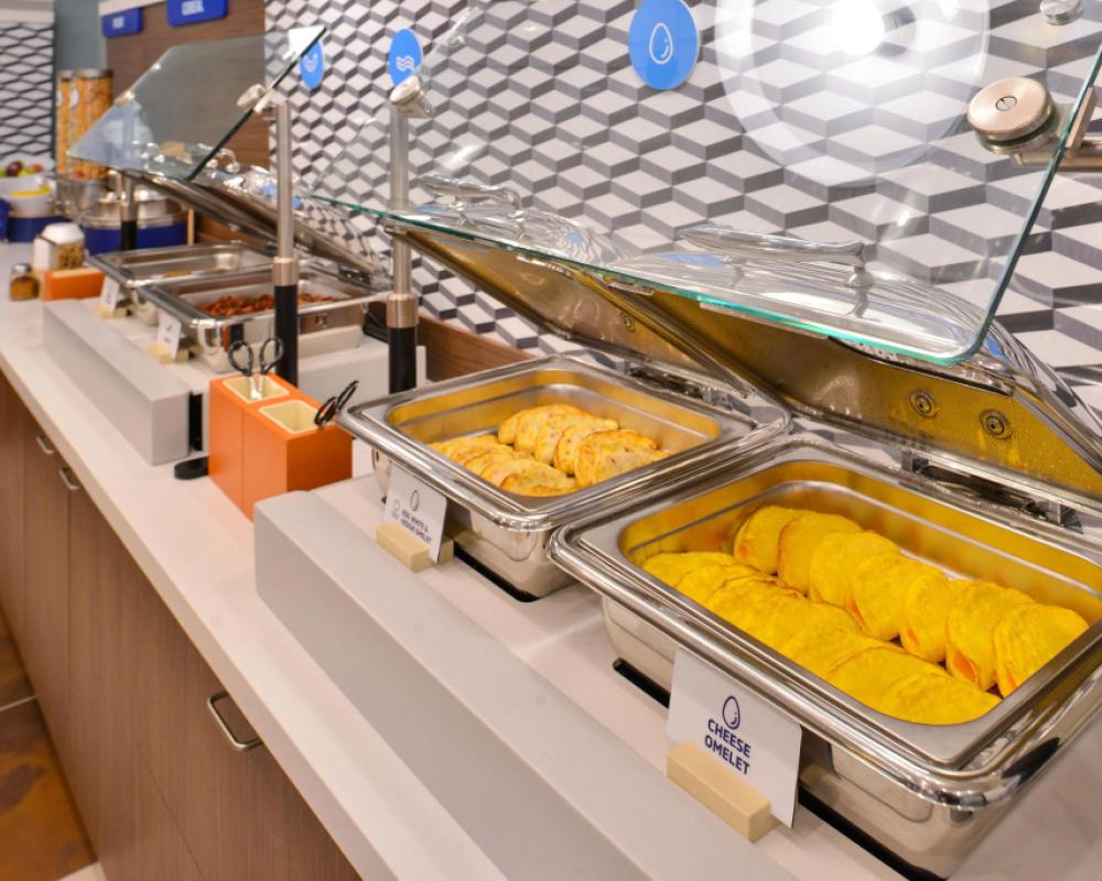 фото Holiday Inn Express and Suites Turlock by IHG