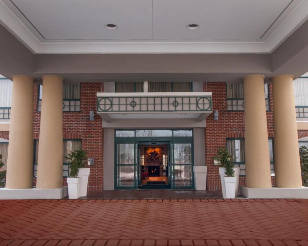 Holiday Inn Express Hotel & Suites Buffalo-Airport by IHG