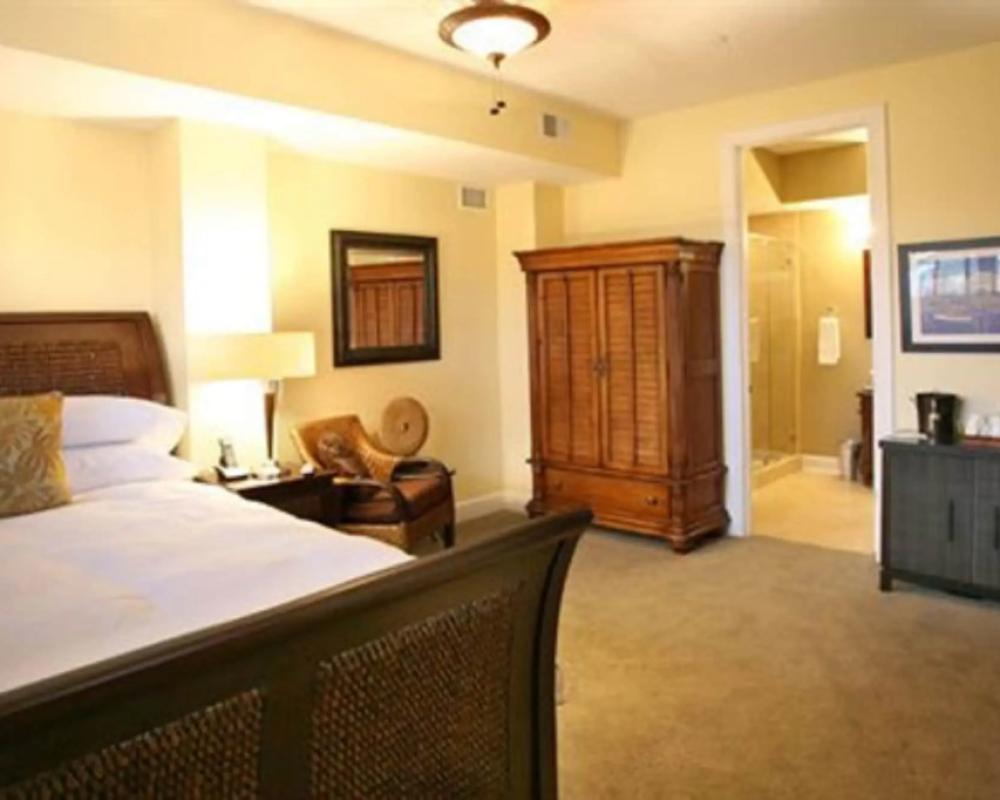 Water's Edge Inn - Adults Only