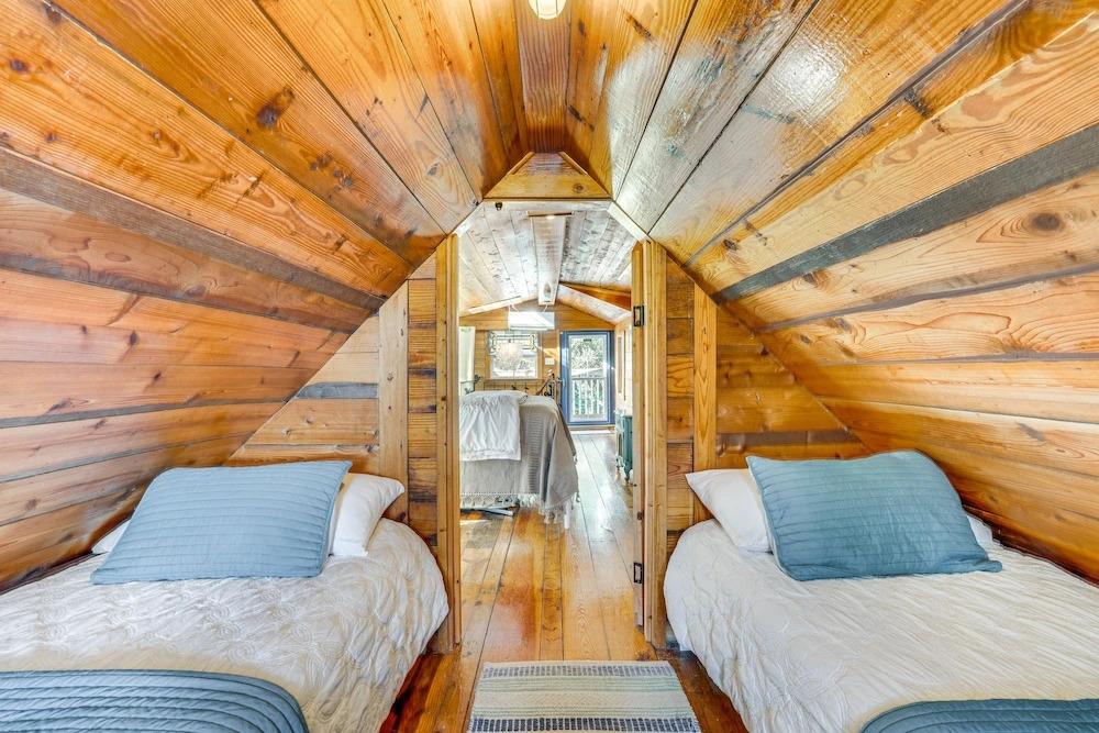 The Bird House Lush Bungalow, Steps From Ocean!