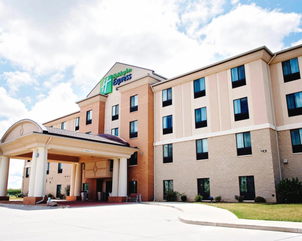 Holiday Inn Express and Suites Urbandale by IHG