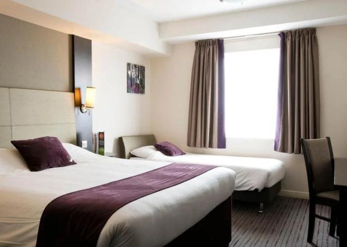 Premier Inn Farnborough Town Centre