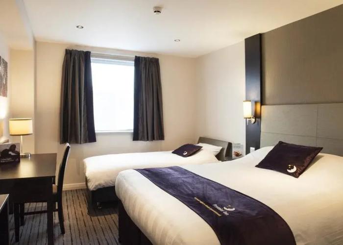 Premier Inn Farnborough Town Centre