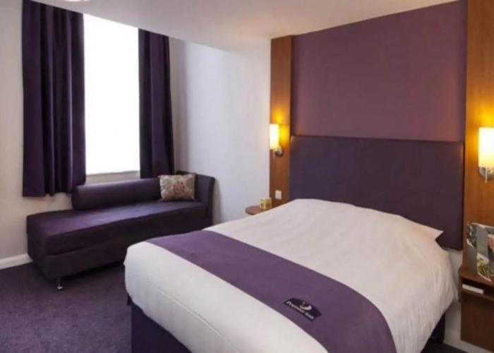 Premier Inn Farnborough West - Southwood