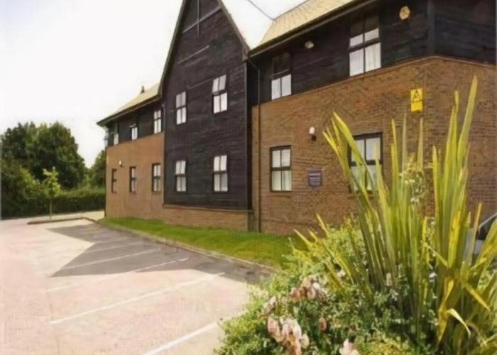 Premier Inn Farnborough West - Southwood