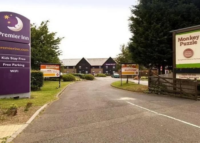 Premier Inn Farnborough West - Southwood