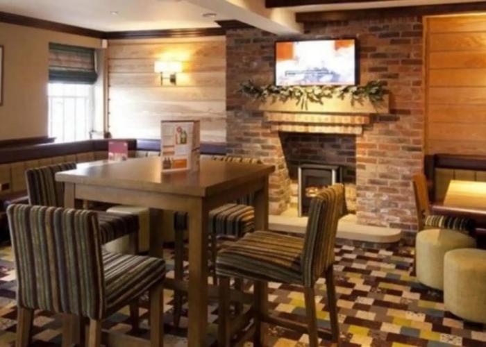 Premier Inn Farnborough West - Southwood