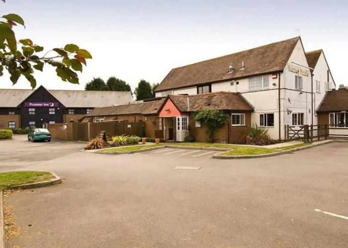 Premier Inn Farnborough West - Southwood