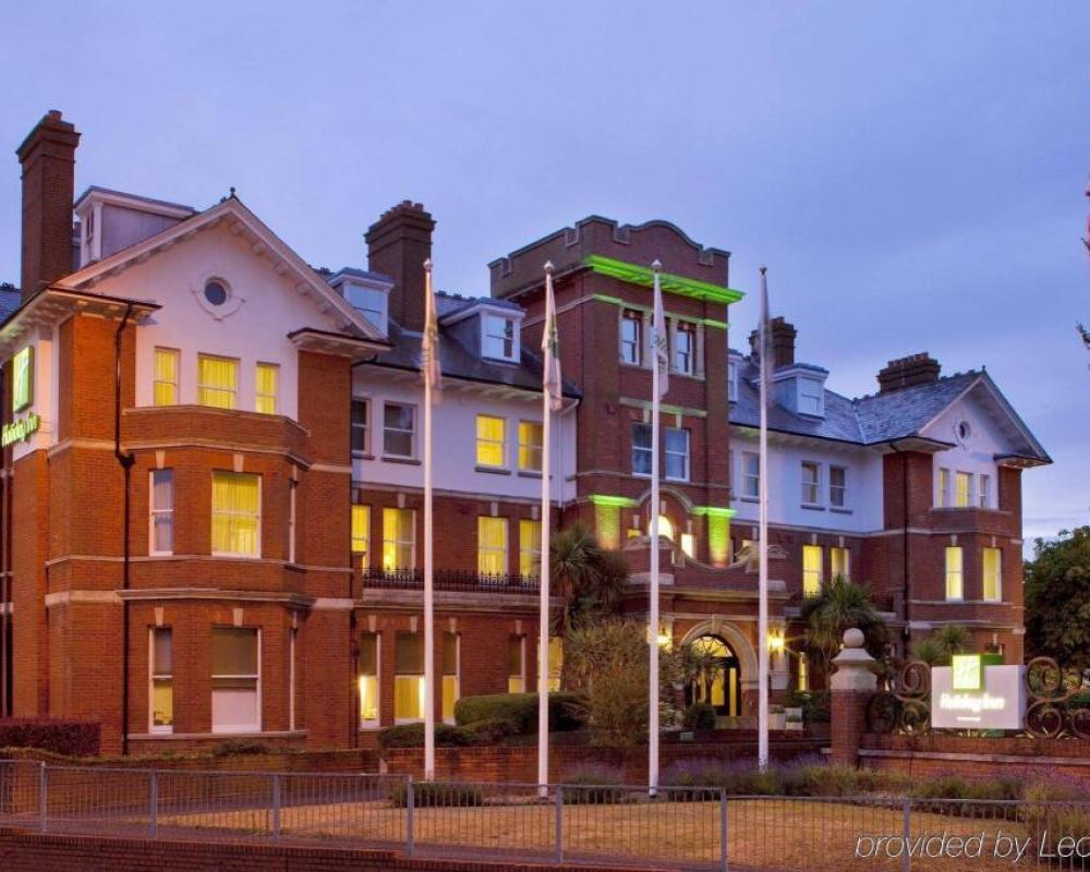 Holiday Inn Farnborough by IHG