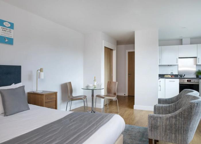HQ Aparthotel Farnborough