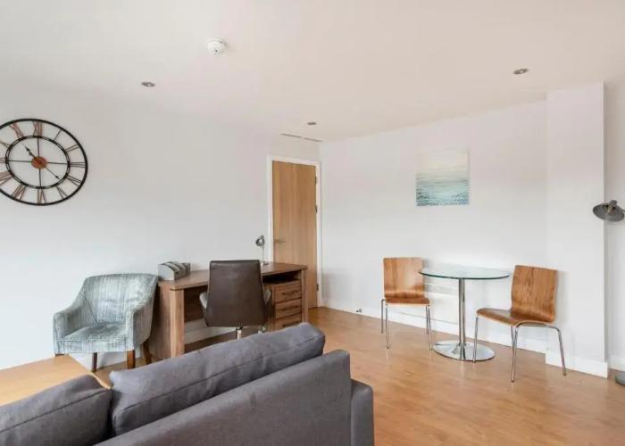 HQ Aparthotel Farnborough
