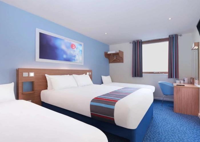 Travelodge Farnborough Central