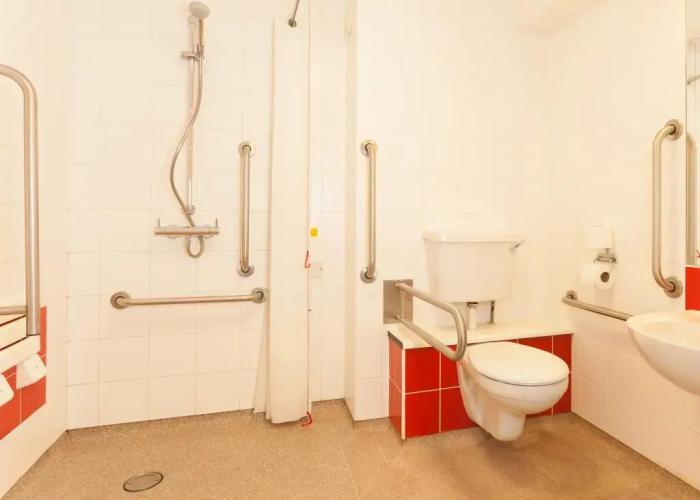 Travelodge Farnborough Central