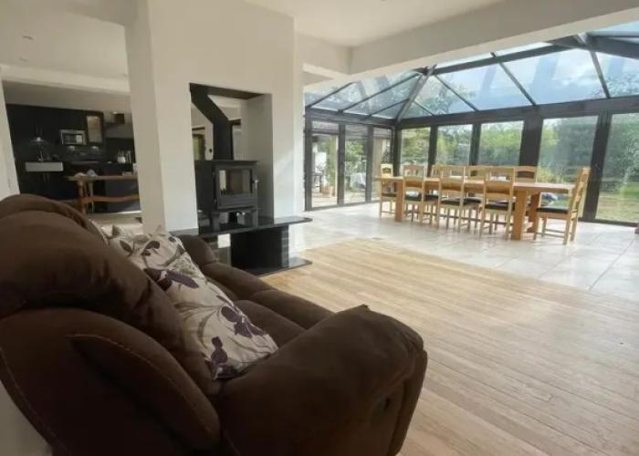 Remarkable 8 Bed Family House Sleeping 16 w/ Pool