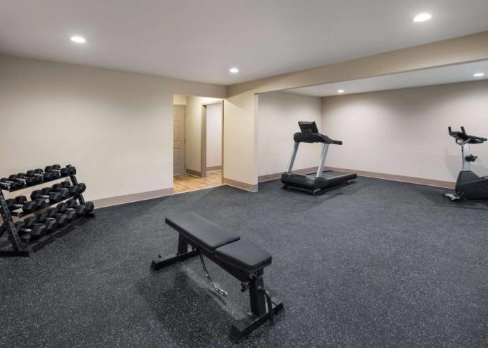 Super 8 by Wyndham Fallon