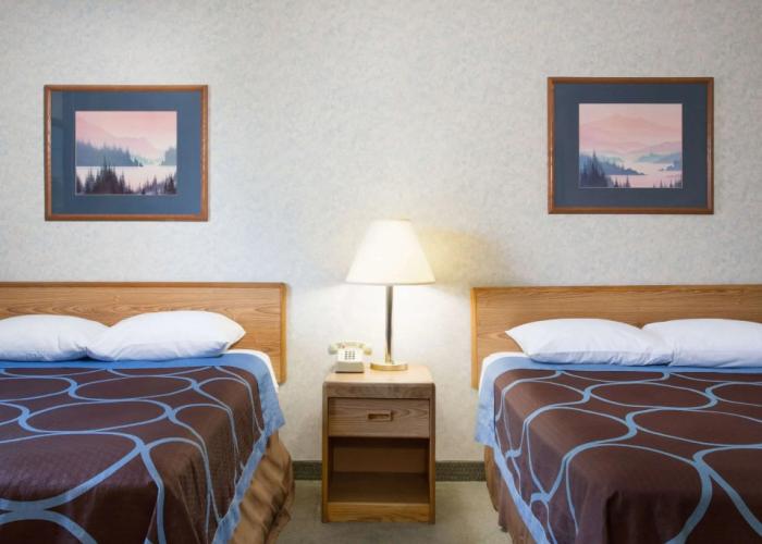 Super 8 by Wyndham Fallon