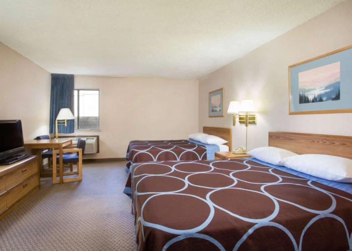 Super 8 by Wyndham Fallon