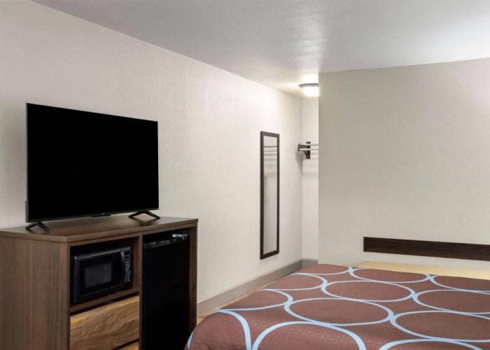 Super 8 by Wyndham Fallon