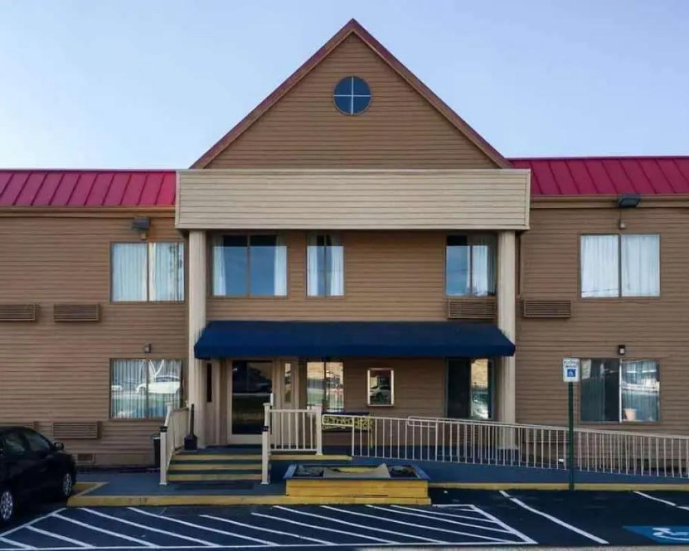 Days Inn by Wyndham Thomson