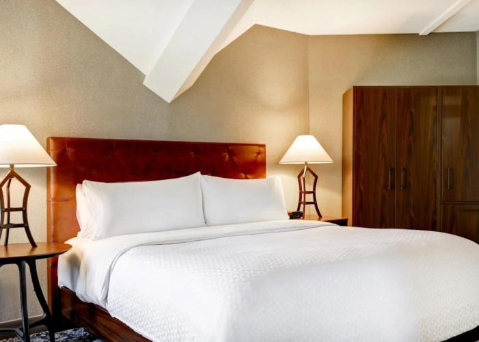 Four Points by Sheraton St. Catharines Niagara Suites