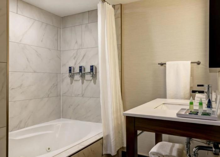 Four Points by Sheraton St. Catharines Niagara Suites