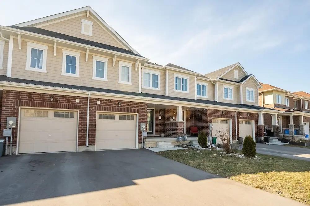 New 3BR Townhouse, Minutes to Niagara Falls and Brock University by GLOBALSTAY