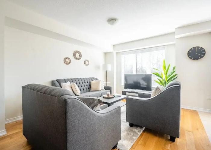 New 3BR Townhouse, Minutes to Niagara Falls and Brock University by GLOBALSTAY