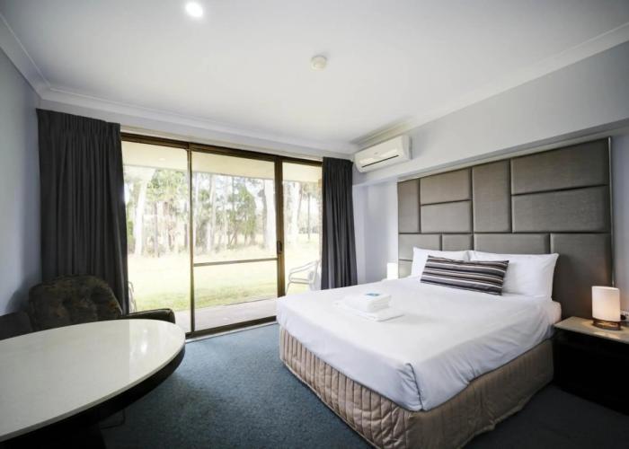 Island Palms Motor Inn