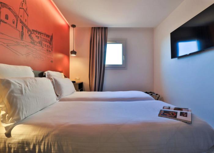 Hôtel, restaurant Kyriad Fréjus