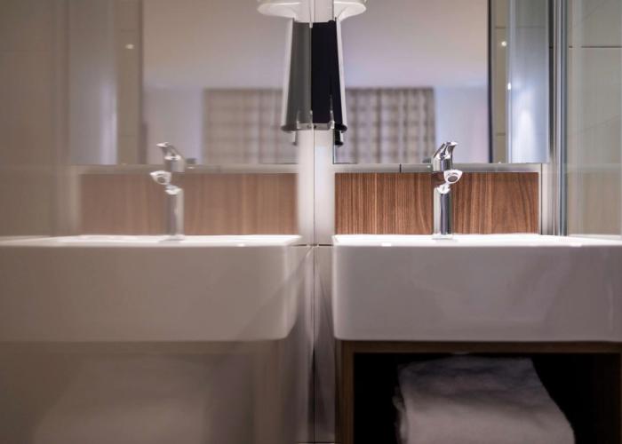 Hôtel, restaurant Kyriad Fréjus