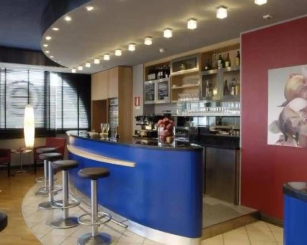 фото Hotel Executive