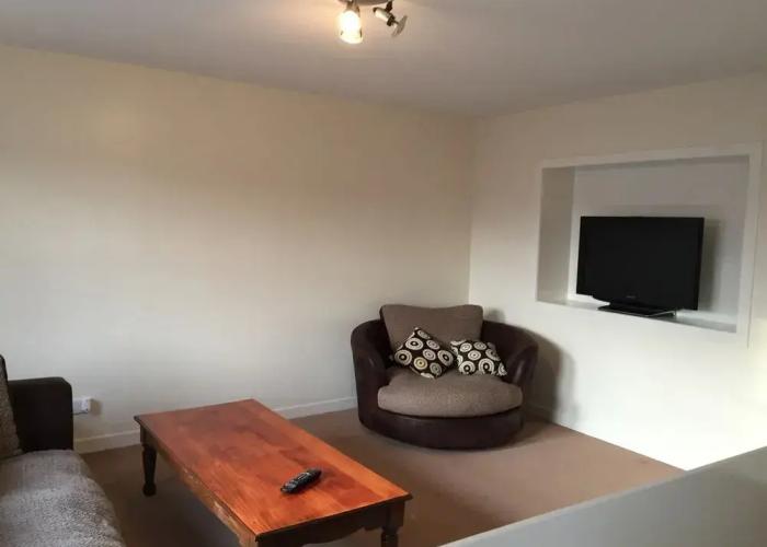 1 Varis Apartments