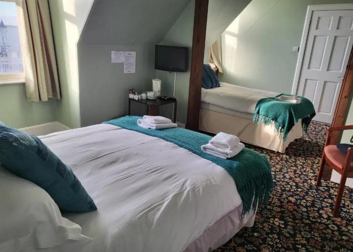 Carlton Hotel