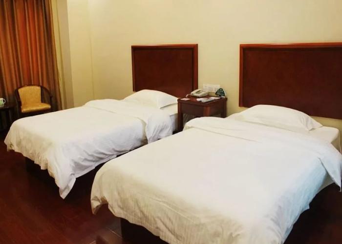 GreenTree Inn Anhui Fuyang Funan East Huaihe Road Express Hotel