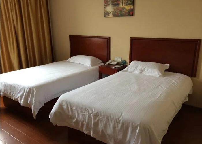 GreenTree Inn Anhui Fuyang Funan East Huaihe Road Express Hotel