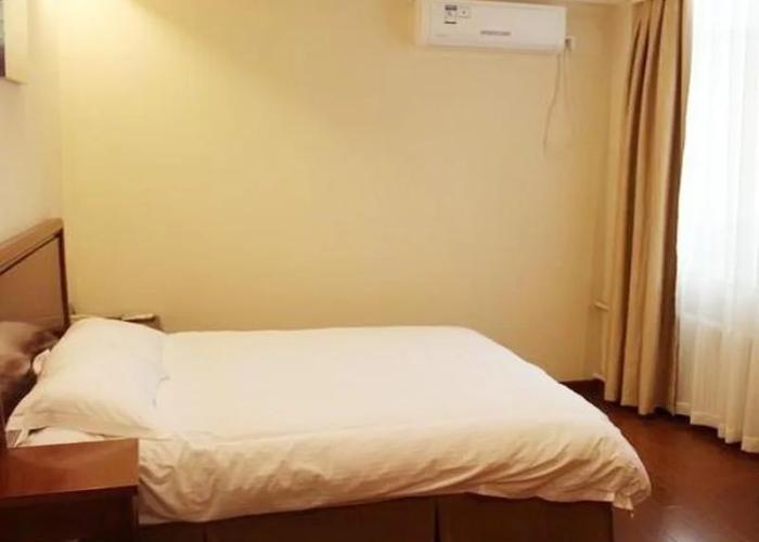 GreenTree Inn Anhui Fuyang Funan East Huaihe Road Express Hotel
