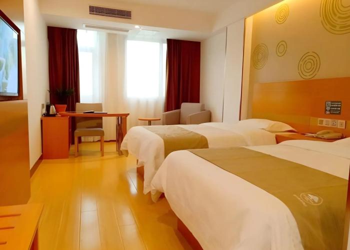 GreenTree Inn Fuyang Technician College