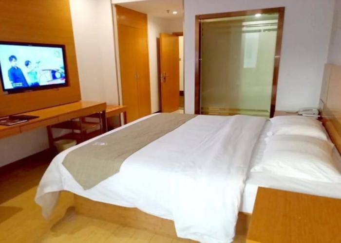 GreenTree Inn Fuyang Technician College
