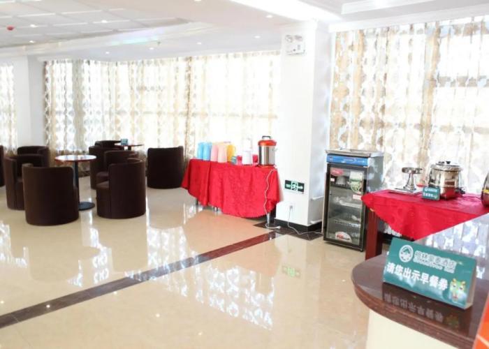 Vatica Jieshou City New Passenger Transport Center Hotel