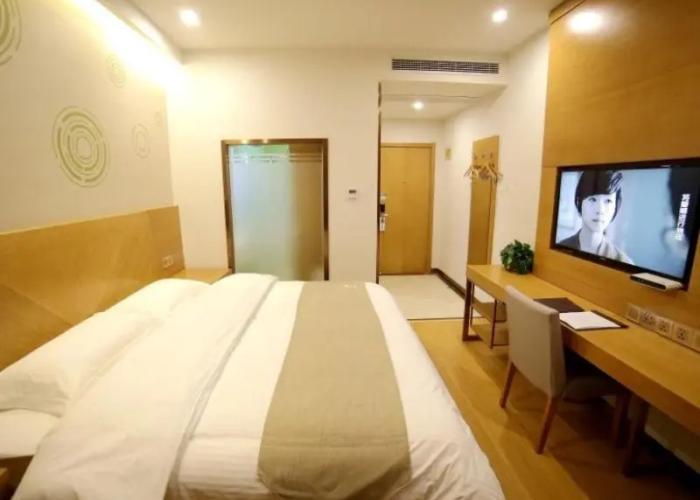 GreenTree Inn Fuyang Development Zone Weisan Road Express Hotel