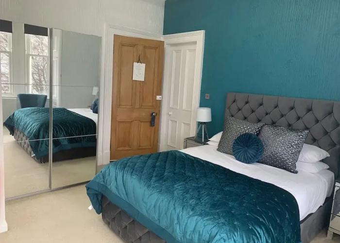 Ashburn House De Luxe B&B