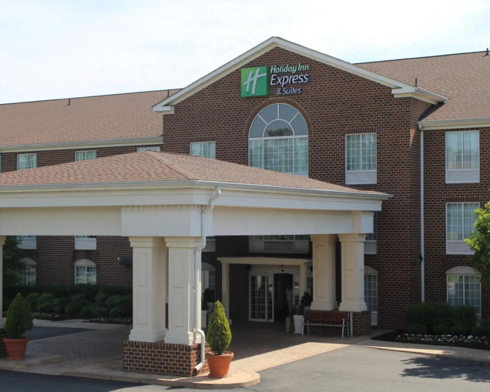 Holiday Inn Express Hotel & Suites Warrenton by IHG