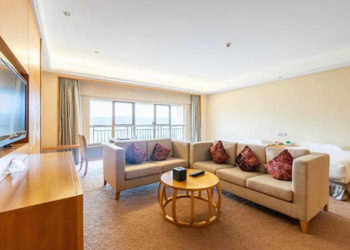 Huitang Huatian Hot Spring Resort Hotel