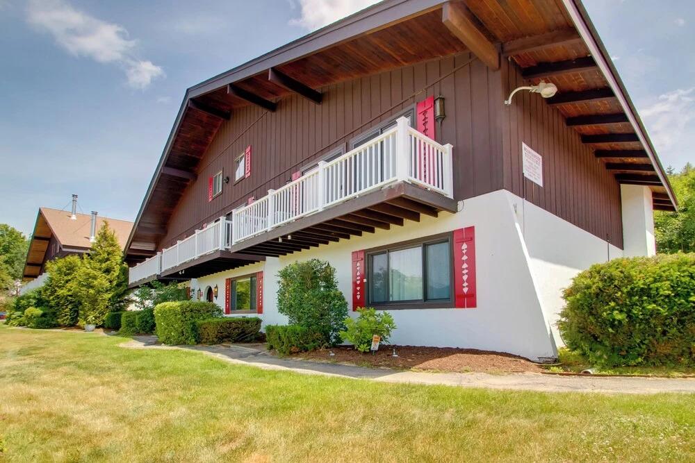 Mountaintop Condo w/ Great Mt Washington View