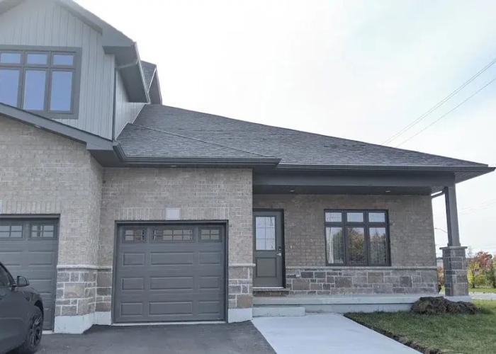 Boardwalk Homes - Executive Townhomes
