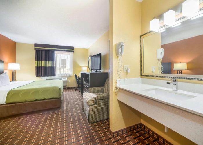 Quality Inn O'Fallon IL - St. Louis